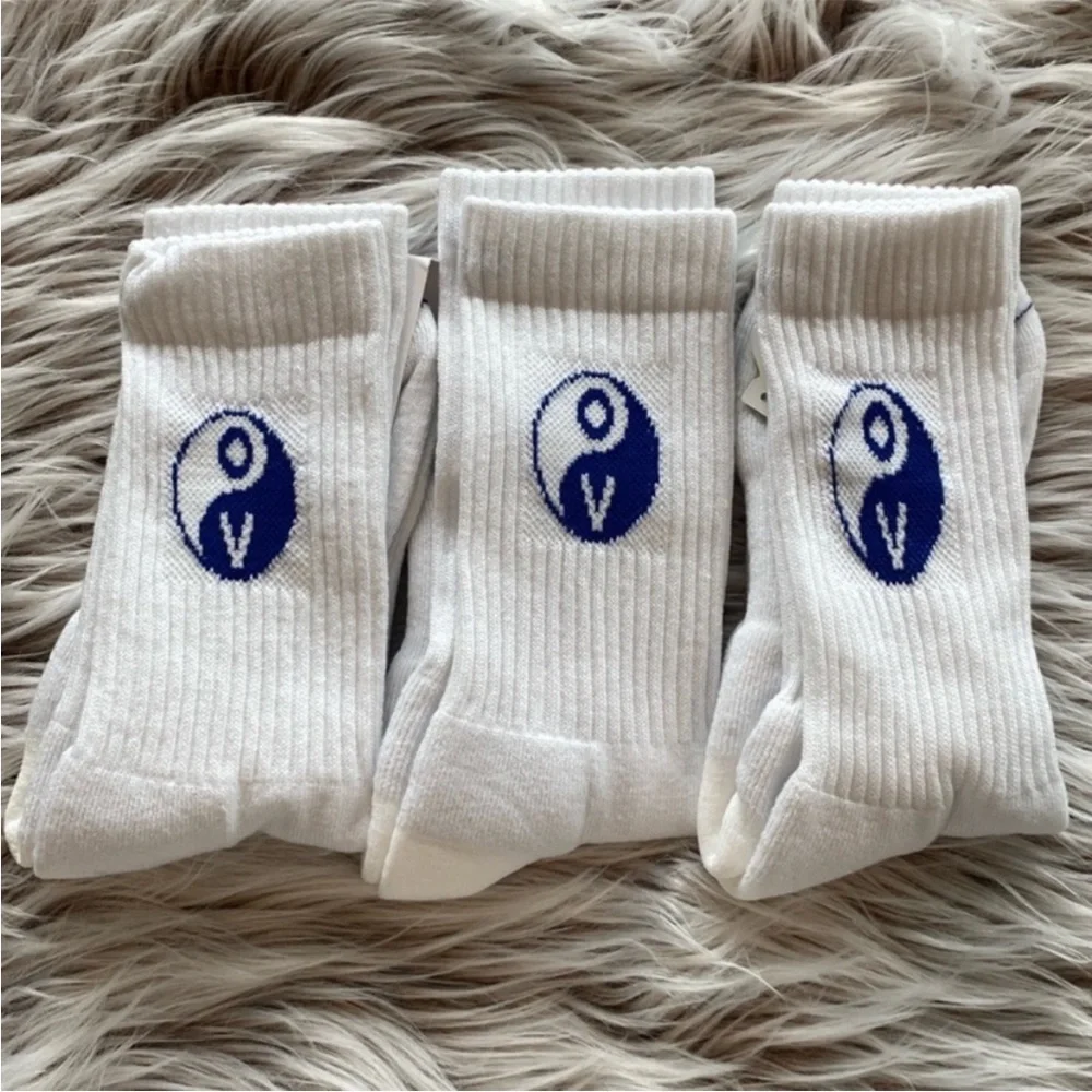NWT Outdoor Voices Graphic Comfort Plush Crew Sock White / Blue 1 Pair